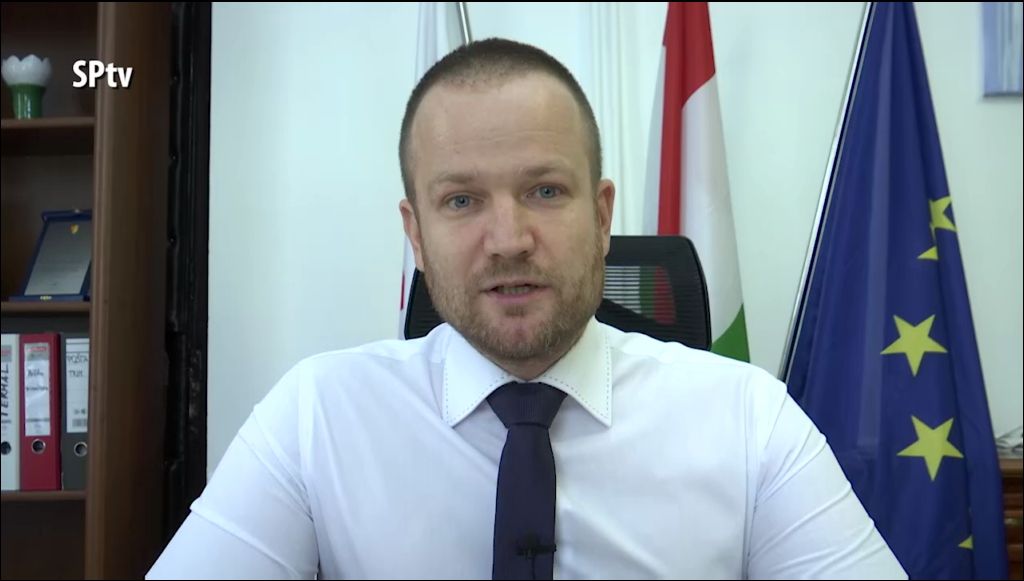 Karácsonyi Jókívánság Holényi Gergő